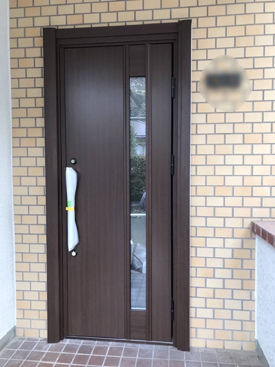 玄関ドアカバー工事